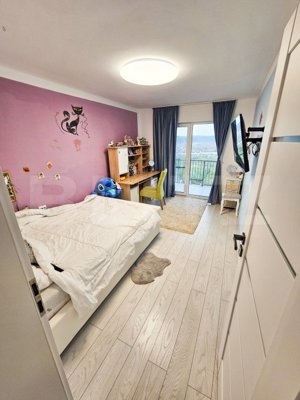 Oportunitate investitie! Casa individuala cu 12 camere, 386mp, zona Vivo - imagine 2