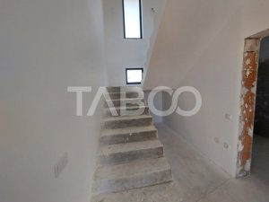 Casa individuala de vanzare 150 mpu si teren 634 mp Tineretului Sibiu - imagine 11