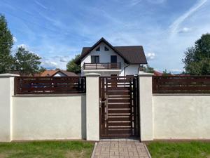 Executăm garduri, porți tablă decupată, jaluzele 