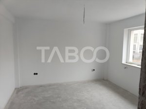 Apartament bloc nou 2 camere 50 mp utili parter parcare Sebes Alba - imagine 3