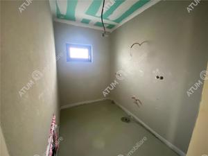 Casa cu 4 camere si garaj in Sibiu zona Vasile Aaron - imagine 19