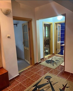 De vânzare apartament cu 3 camere, etaj 1  - imagine 3