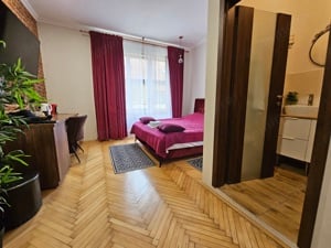 Pretabil investitie! Ultracentral! Studio+apartament cu 2 camere! - imagine 11