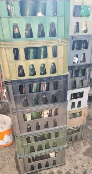 Navete de bere, suc cu sticle, diverse marci si dimensiuni. - imagine 7