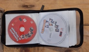 Particular! Geantă suport DVD-uri cu Filme de colecţie româneşti