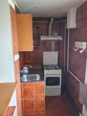 Apartament- 3 cam, decomandat, Fratii Golesti, et.3 7- 99.000 euro - imagine 3