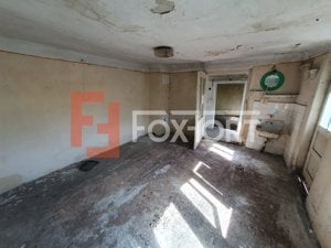 Apartament 2 Camere la Casa cu Curte Comuna – Necesita Renovare - imagine 11