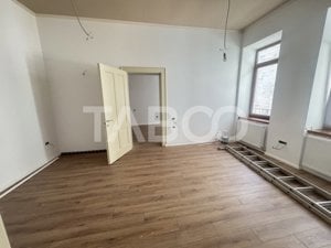 Apartament renovat cu 3 camere 65 mpu etaj 1 Centrul Istoric-Balcescu