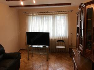 Apartament trei camere, decomandat, etaj doi din patru, mobilat utilat, in zona Bazinului de Inot - imagine 3