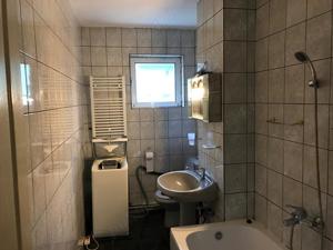 Apartament trei camere, decomandat, etaj doi din patru, mobilat utilat, in zona Bazinului de Inot - imagine 14