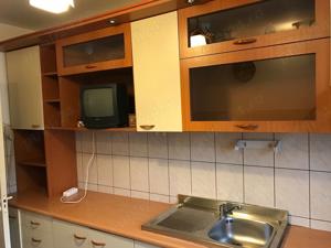 Apartament trei camere, decomandat, etaj doi din patru, mobilat utilat, in zona Bazinului de Inot - imagine 11