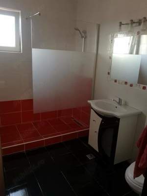 Vand apartament 2 camere si bucatarie separat - imagine 8