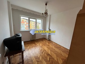 Apartament 2 camere 50 mp decomandat Cetate Mercur etaj 3 Alba Iulia - imagine 5