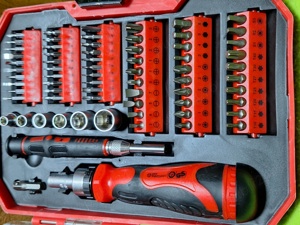 Trusa surubelnite cu clichet, chei tubulare si set cu varfuri surubelnita   biti    Surubelnita exte - imagine 2