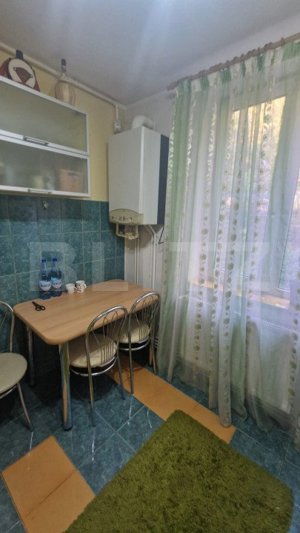 Apartament 2 camere Zarnesti decomandat 48 mp UTILI , P+2 etaje - imagine 9