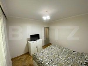 Apartament 3 camere,70 mp, decomandat, zona Bradet - imagine 4