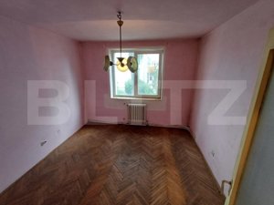 Apartament 3 camere, zona DECEBAL, ETAJ 1 ( de renovat) 65mp - imagine 2