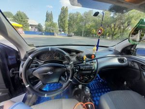  Vând Ford focus berlină 