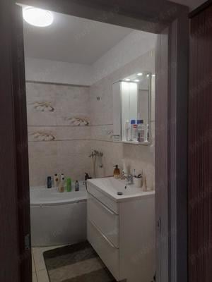 PF vand apartament 3 camere ,loc.Baciu ,zona Petrom