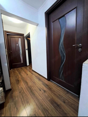 vând apartament cu 3 camere,bucătărie , baie și spațiu de depozitare. - imagine 7