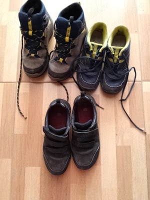 vand ghete si adidasi nr.35 din Decathlon si Clarks