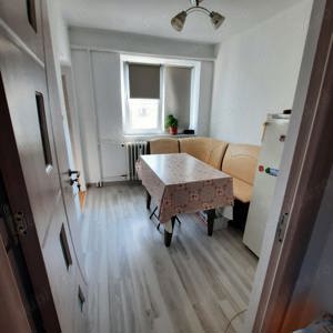 Vând apartament 3 camere semidecomandat, etajul 4 din 4 - imagine 3