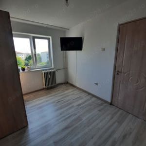 Vând apartament 3 camere semidecomandat, etajul 4 din 4 - imagine 7