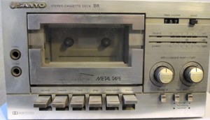 Vand miniamplificator+deck+boxe SANYO - imagine 4