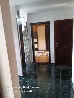 Apartament 2 camere decomandat Aradului etaj 4 acoperis tigla langa Piata Verde amenajat centrala - imagine 8