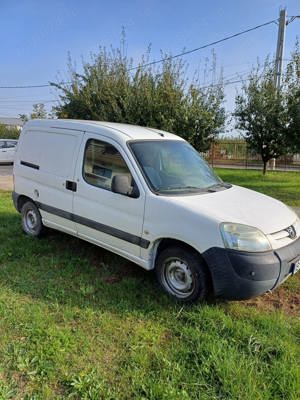 Peaugeot Partner ,eventual schimb cu teren -Autovehicul folosit, încă pregătit pentru drum!