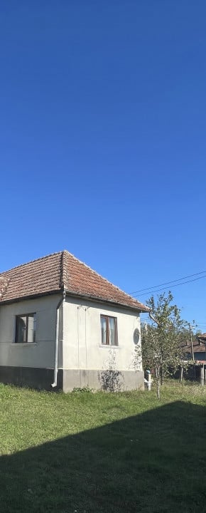 Casa cu 2 camere de vanzare, 1000 mp teren