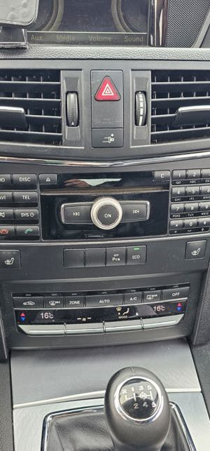 Mercedes E Class Coupe 200 CGI - imagine 8