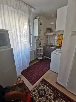 Închiriez Apartament 2 camere ,bucătărie, baie, etaj intermediar  - imagine 2