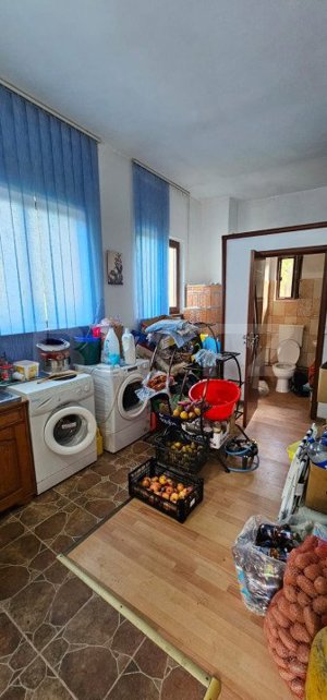 Casa deosebita, 3000 mp teren, 6 camere zona linistita - Barcani  - imagine 15