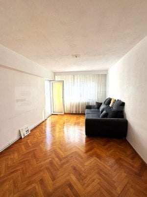 Apartament 3 camere, decomandat, etaj intermediar, zona Piata Marasti