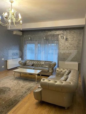 Apartament cu 3 camere, parcare privata, zona centrala - imagine 2