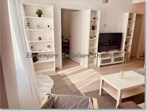 Apartament de vanzare 2 camere decomandat zona Mamaia