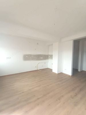 Apartament Nou 3 camere et 3 lift nou, str L. Blaga