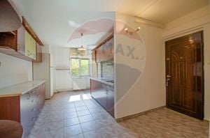 Apartament cu 4 camere de vânzare în zona Steaua