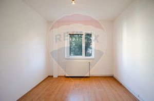 Apartament cu 4 camere de vânzare în zona Steaua - imagine 9