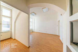 Apartament 3 camere pe Bulevardul Revolutiei, ideal pentru locuinta sau birouri - imagine 8