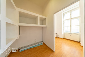 Apartament 3 camere pe Bulevardul Revolutiei, ideal pentru locuinta sau birouri - imagine 13