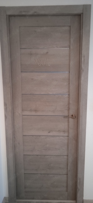 Vând uși de interior 