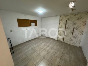 Spatiu comercial la casa 3 camere 80 mpu curte Calea Dumbravii Sibiu - imagine 3