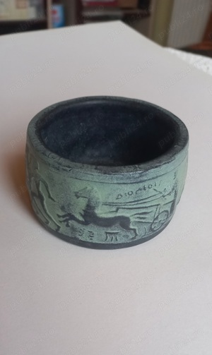 Bol, scrumieră grecească sculptata din ceramică  8 4 cm