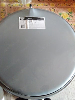 Vand vas de expasiune centrala termica Ariston si coletul inclus