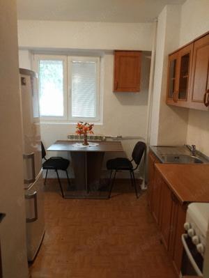 Garsoniera  decomandata 40 mp -locuit sa birou-5 minute metrou Timpuri Noi  - imagine 4