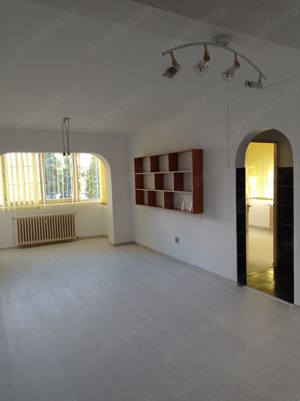 Vand apartament 2 camere decomandat