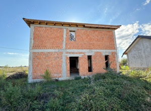 Teren si casa de vanzare