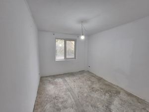 Apartament cu 4 camere 87.60 mp - Margeanului - imagine 4